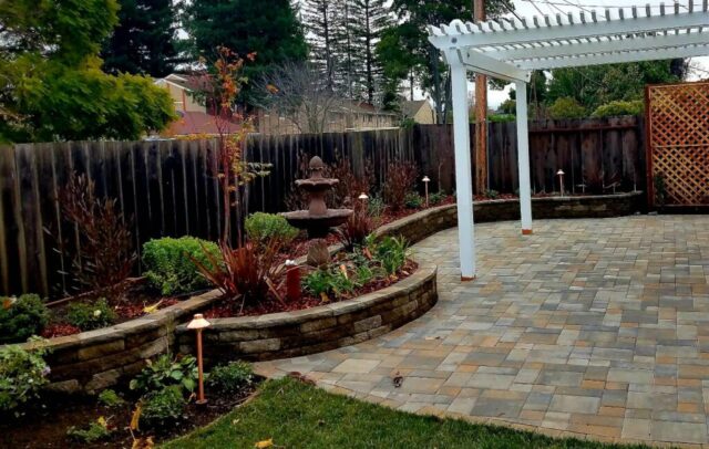 backyard-spaces-jpm-landscape-img~3361501d0b99de1d_14-6856-1-c3ec0e7