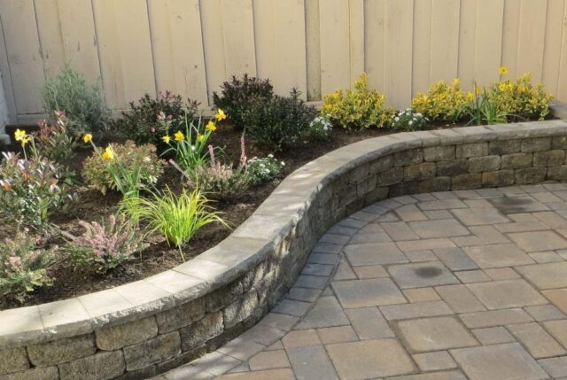 backyard-spaces-jpm-landscape-img~3f112eb1013af39d_14-1169-1-b829b8a (1)