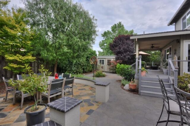 backyard-spaces-jpm-landscape-img~70615a4705b814e2_16-4930-1-4106847