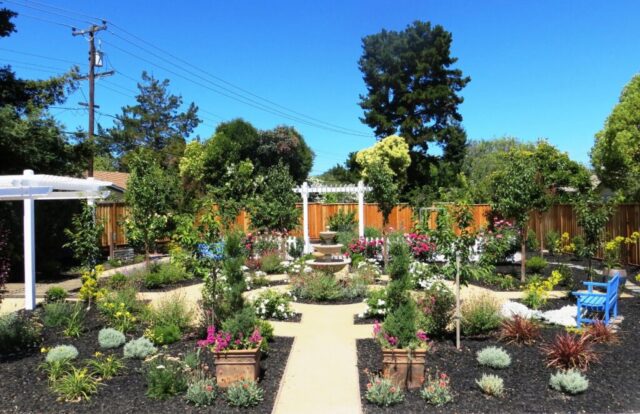 backyard-spaces-jpm-landscape-img~8641632503a26083_14-5625-1-1048550 (1)