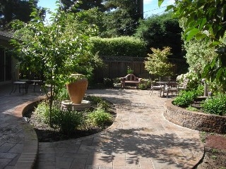 backyard-spaces-jpm-landscape-img~a271087b01318648_9-2158-1-77636b5