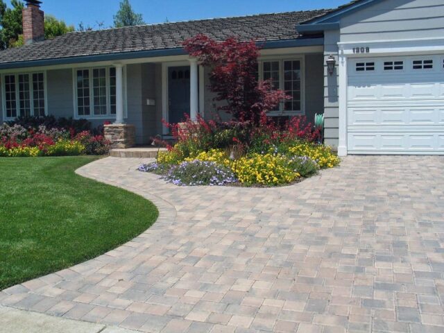 front-yard-landscape-jpm-landscape-img~dd51934900fc72b1_16-7934-1-4193671