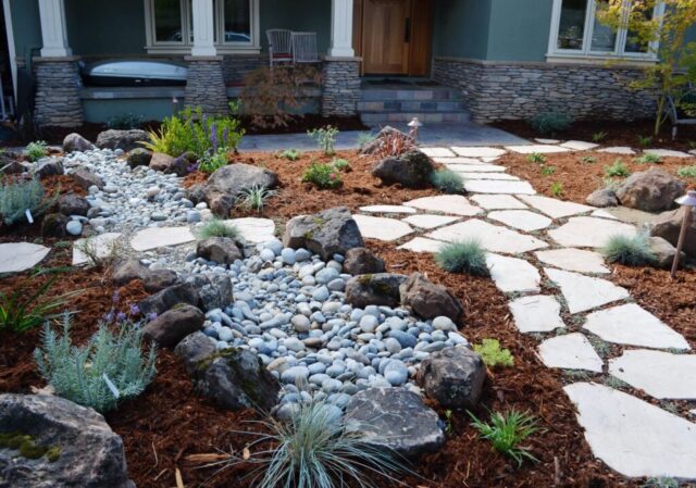 front-yard-landscapes-jpm-landscape-img~00a16e320424ed8a_14-0528-1-877e2bc