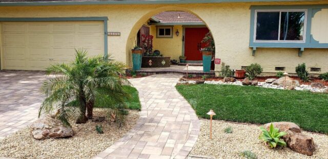 front-yard-landscapes-jpm-landscape-img~01e181730ca43d43_14-8219-1-f7433d7