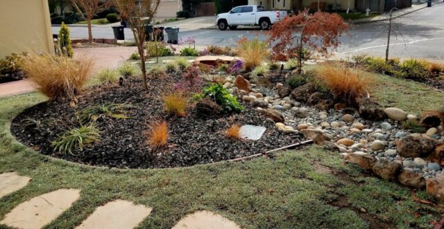 front-yard-landscapes-jpm-landscape-img~02f1f0760b99dced_14-6856-1-14695eb