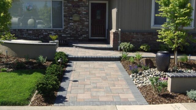 front-yard-landscapes-jpm-landscape-img~3c414bcc03c4cd62_14-0330-1-4f6349b