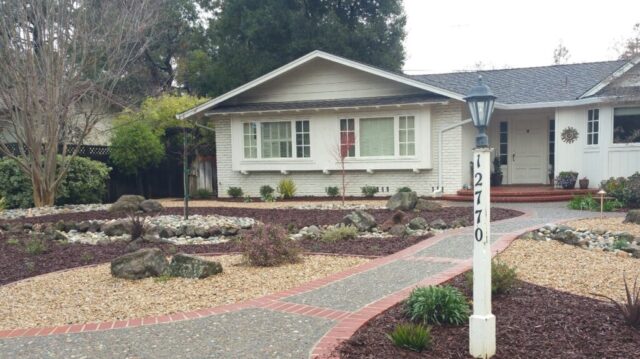 front-yard-landscapes-jpm-landscape-img~7f2106ce08dc780b_14-8706-1-0015dc5