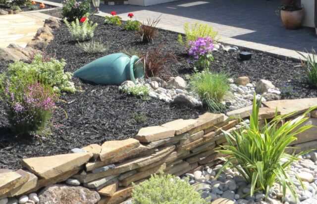 garden-accents-jpm-landscape-img~1e210e460136f4a2_14-1696-1-d91dfaa