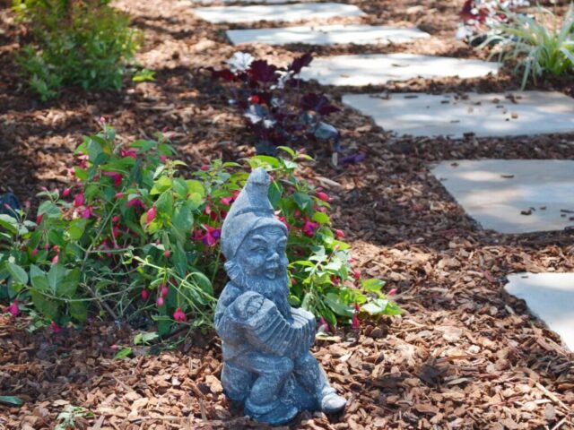 garden-accents-jpm-landscape-img~8351fc1a01514375_14-8818-1-cd2b0f1