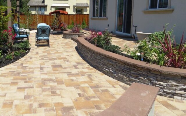 interlocking-pavers-jpm-landscape-img~c55105e80606c10a_14-9578-1-7f37123